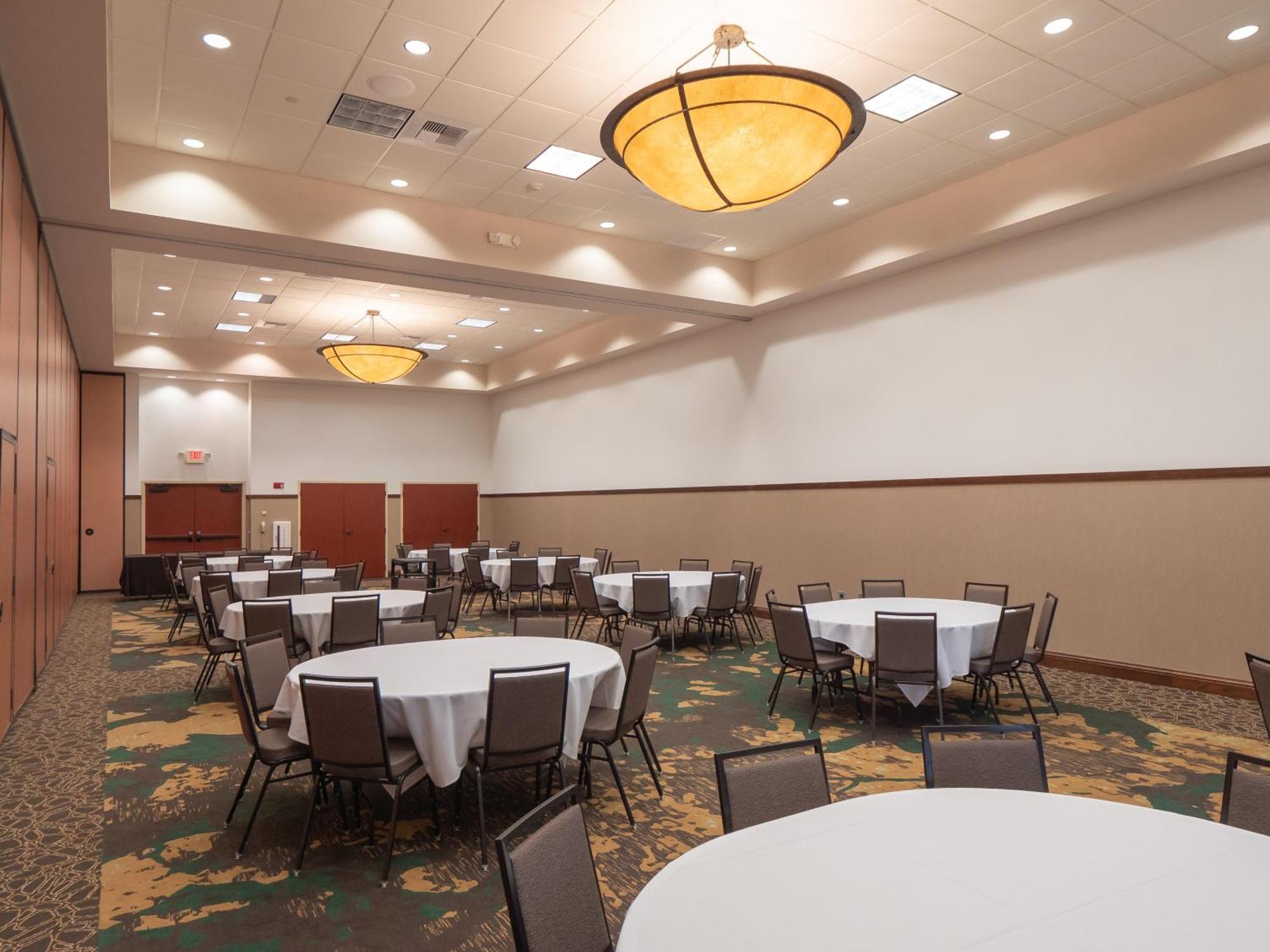 Holiday Inn Stevens Point - Convention Center By Ihg Exterior photo