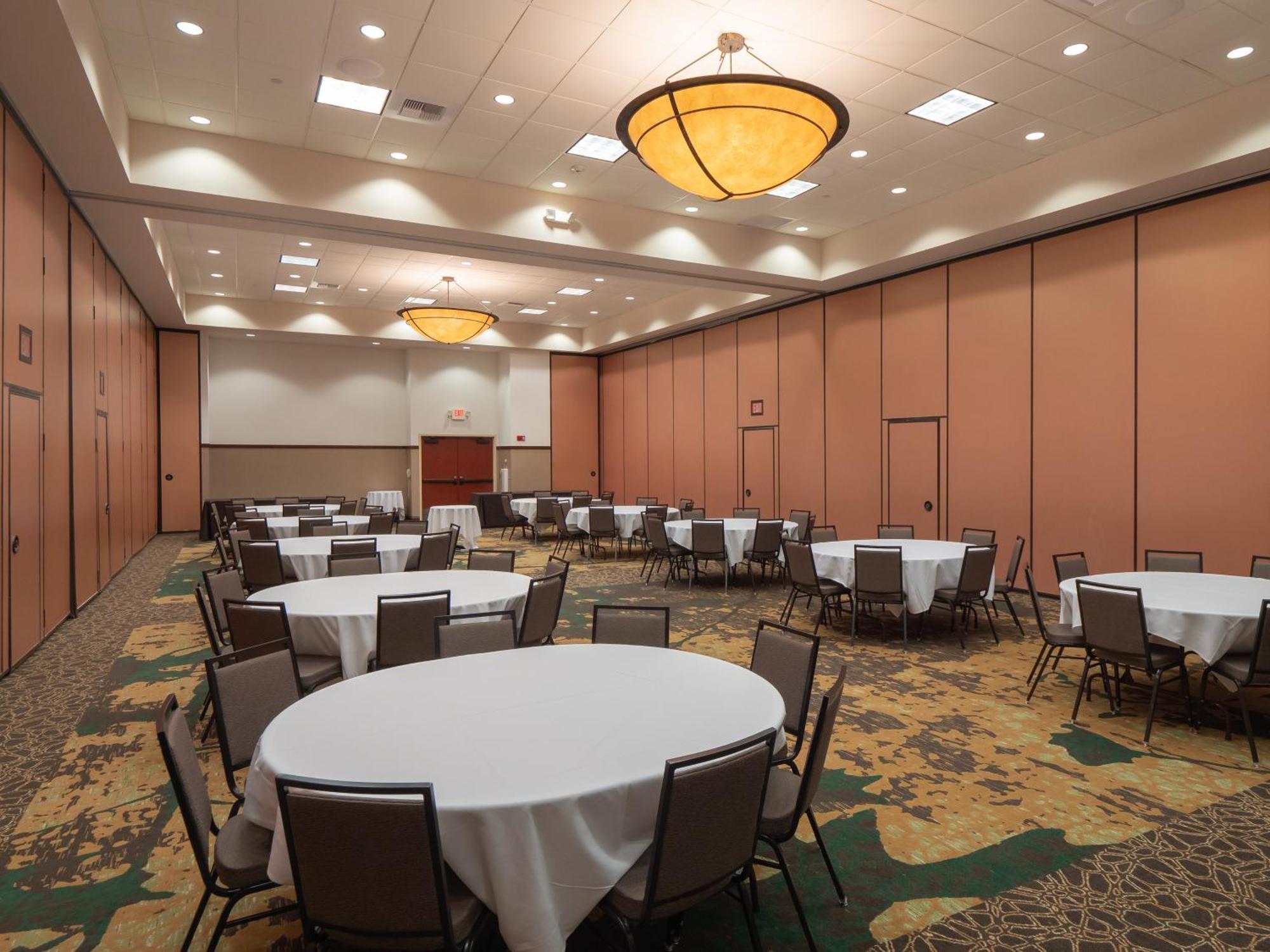 Holiday Inn Stevens Point - Convention Center By Ihg Exterior photo