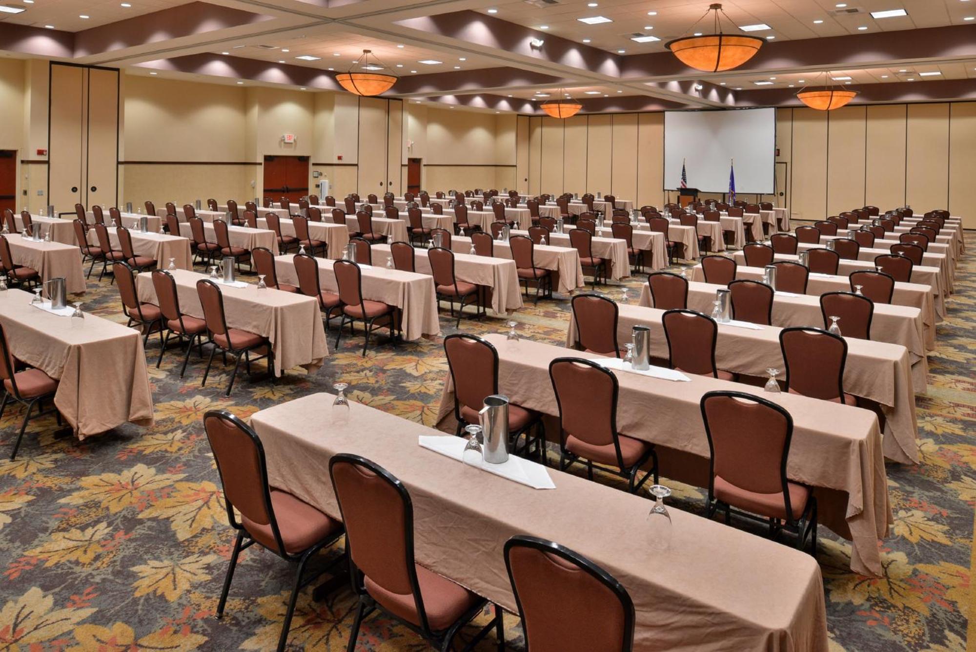 Holiday Inn Stevens Point - Convention Center By Ihg Exterior photo