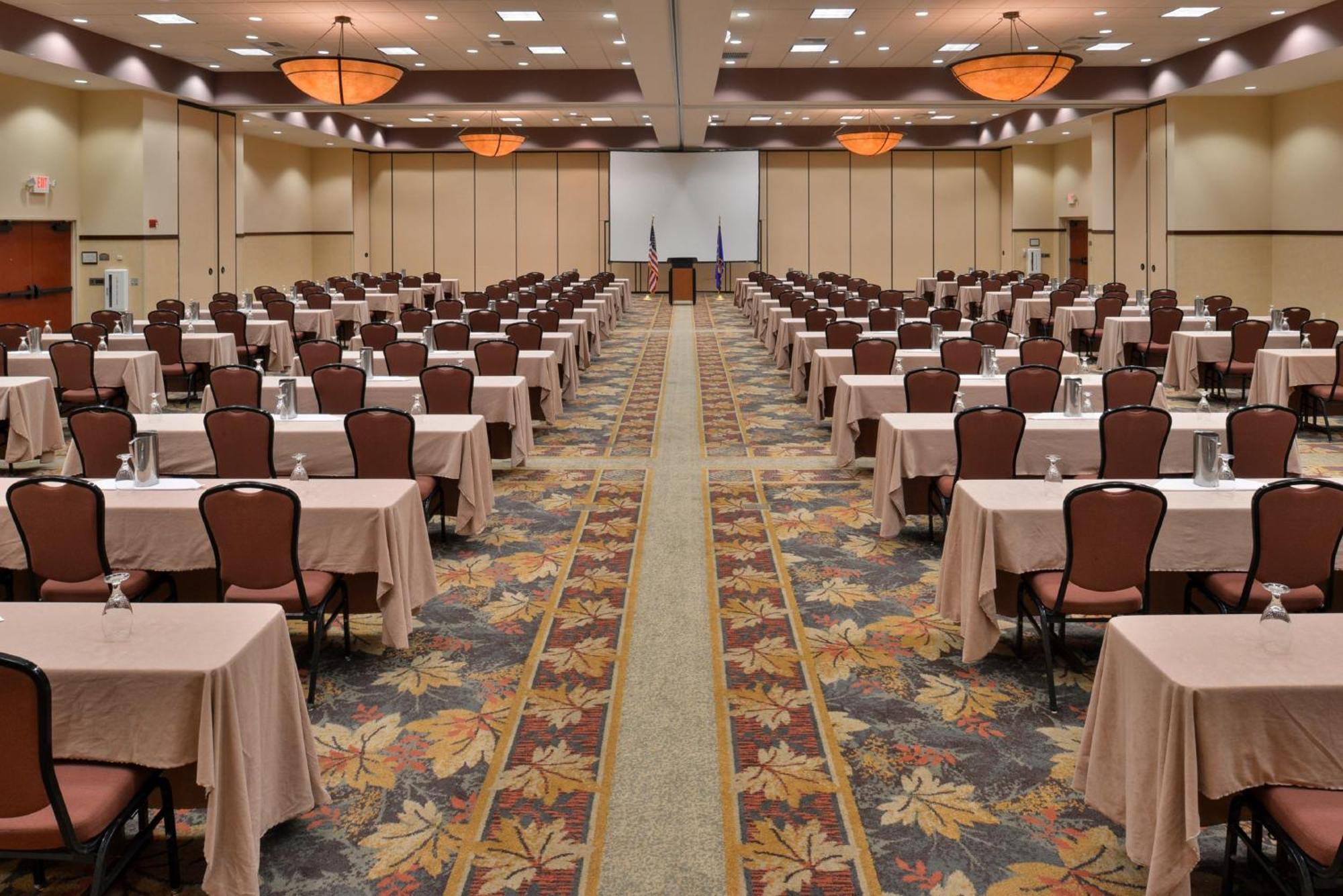 Holiday Inn Stevens Point - Convention Center By Ihg Exterior photo