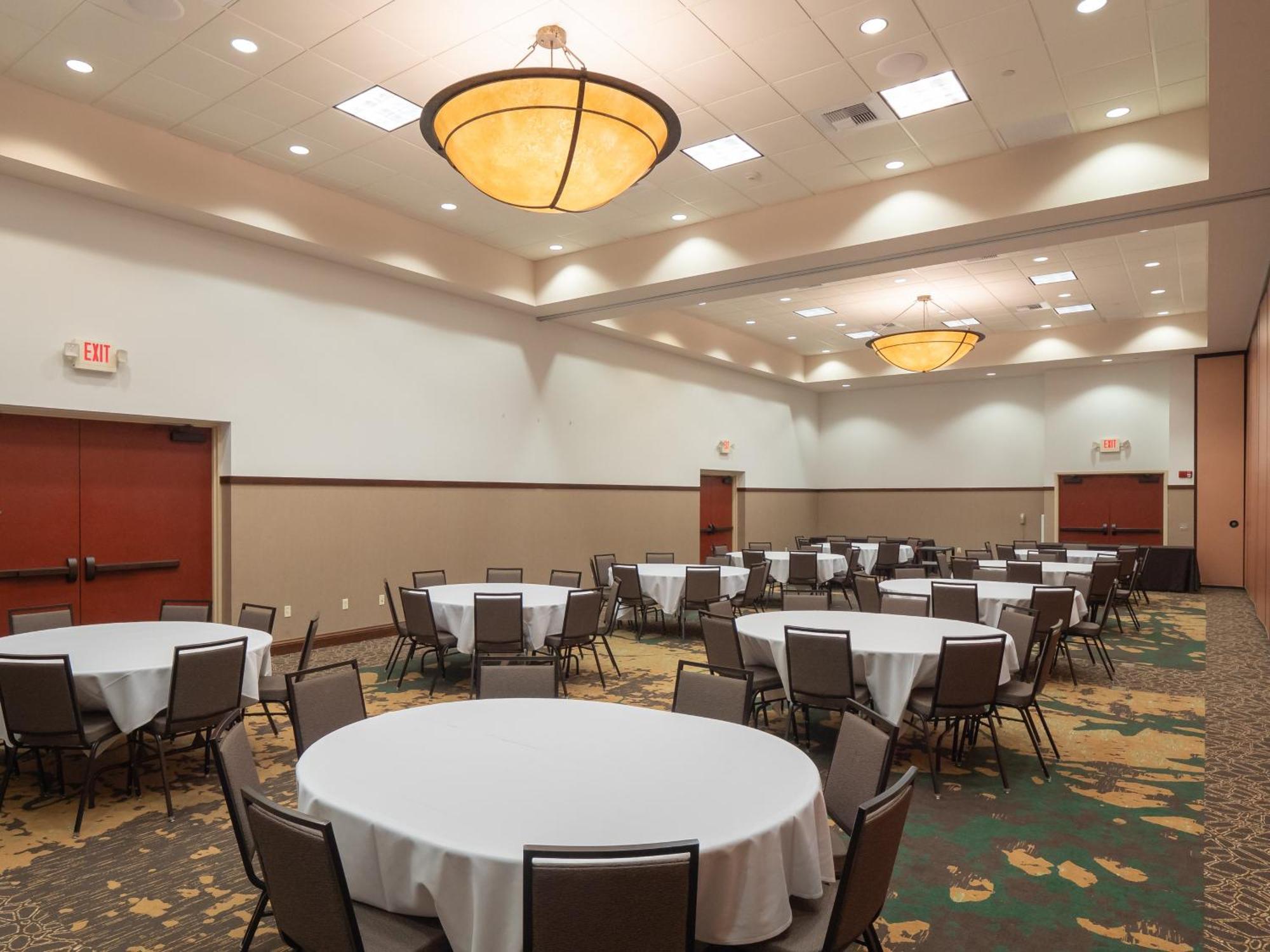 Holiday Inn Stevens Point - Convention Center By Ihg Exterior photo